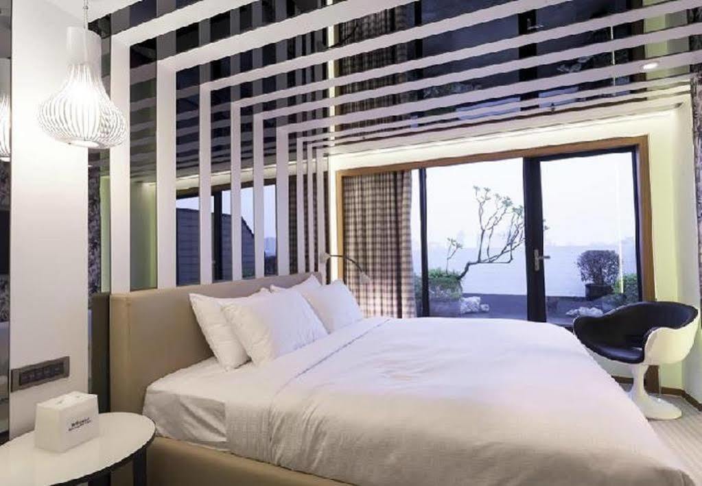 Royal Hotel Group- Central Park Branch Καοσιούνγκ Εξωτερικό φωτογραφία